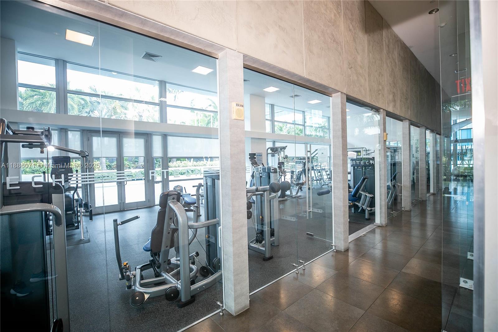 2950 NE 188th St #124, Aventura FL 33180