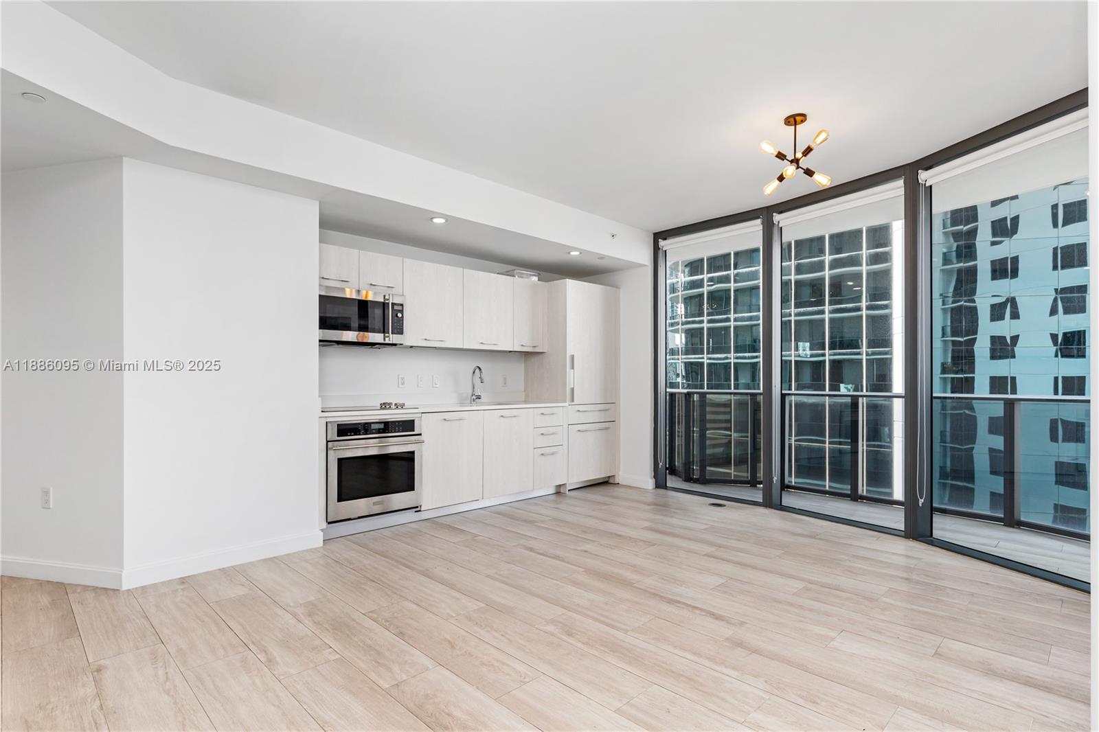 55 SW 9th St #1608, Miami FL 33130