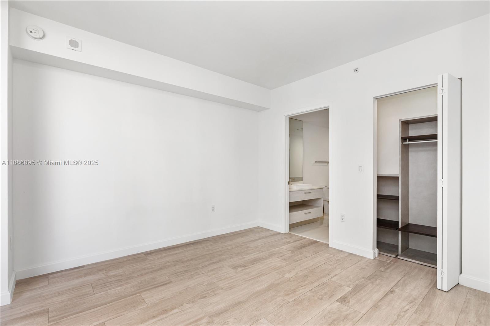 55 SW 9th St #1608, Miami FL 33130