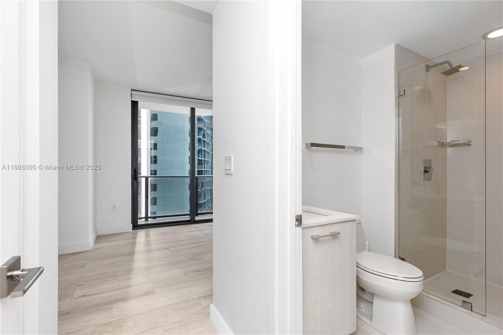 55 SW 9th St #1608, Miami FL 33130
