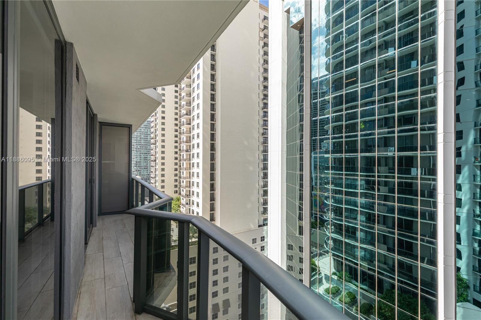 55 SW 9th St #1608, Miami FL 33130