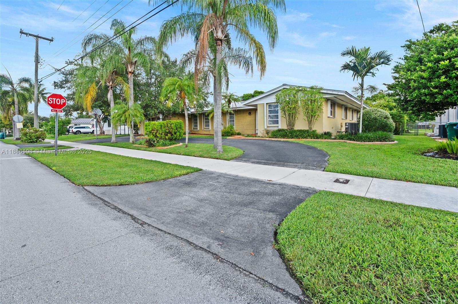 8891 SW 85th St, Miami FL 33173