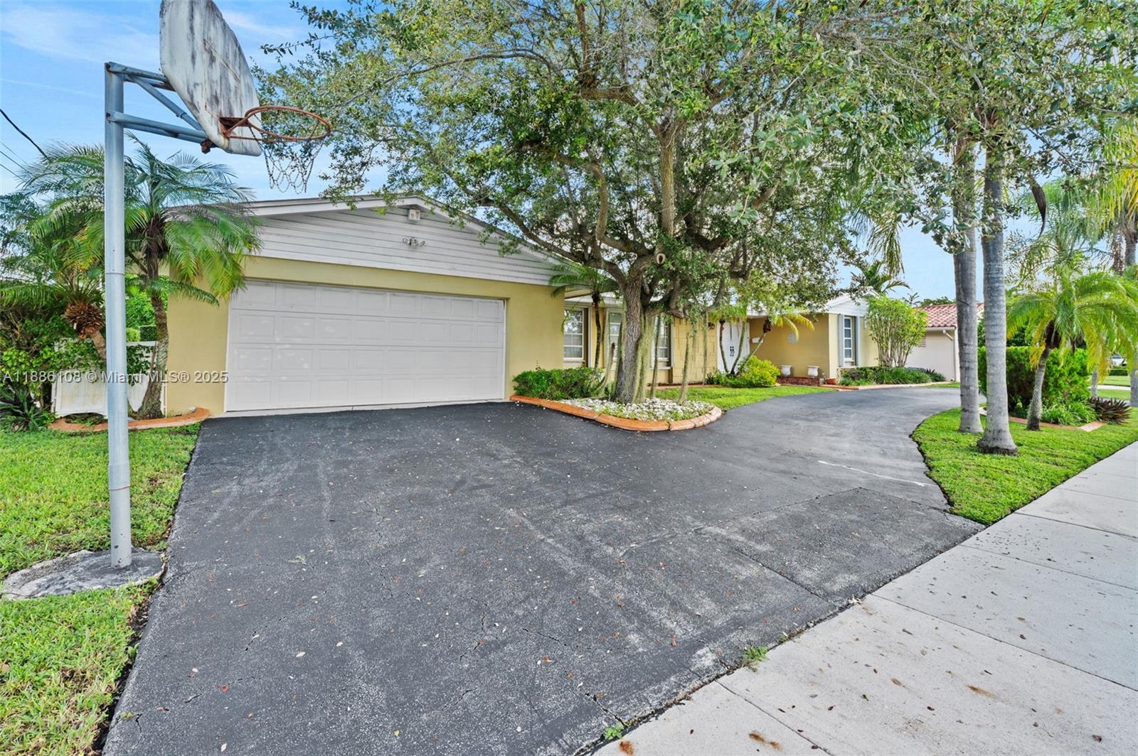 8891 SW 85th St, Miami FL 33173