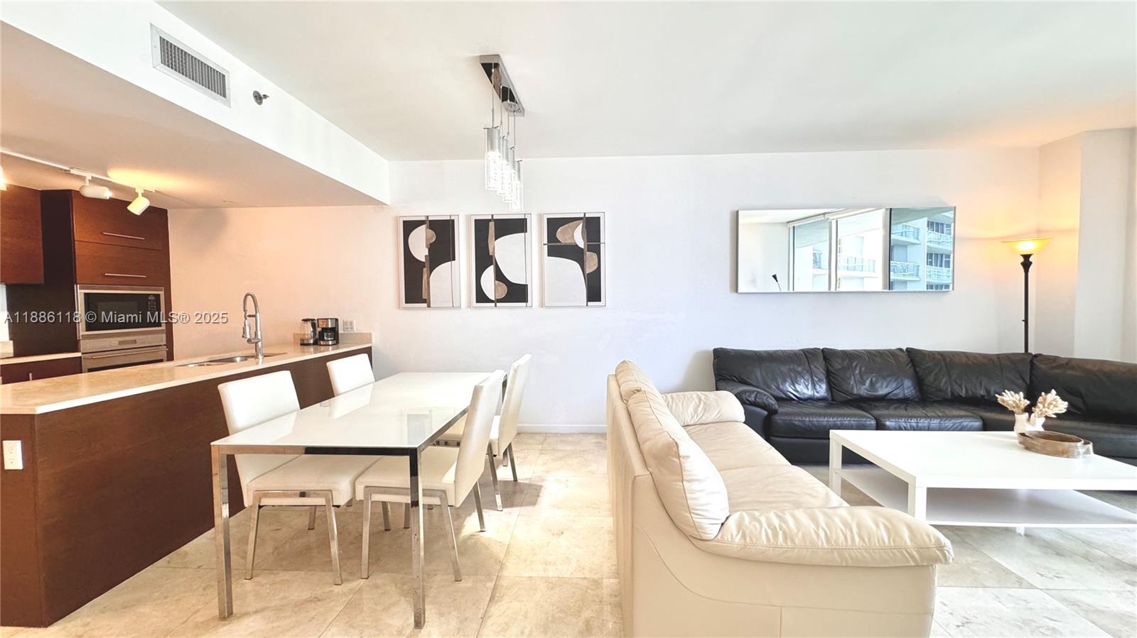 475 Brickell Ave #2512, Miami FL 33131