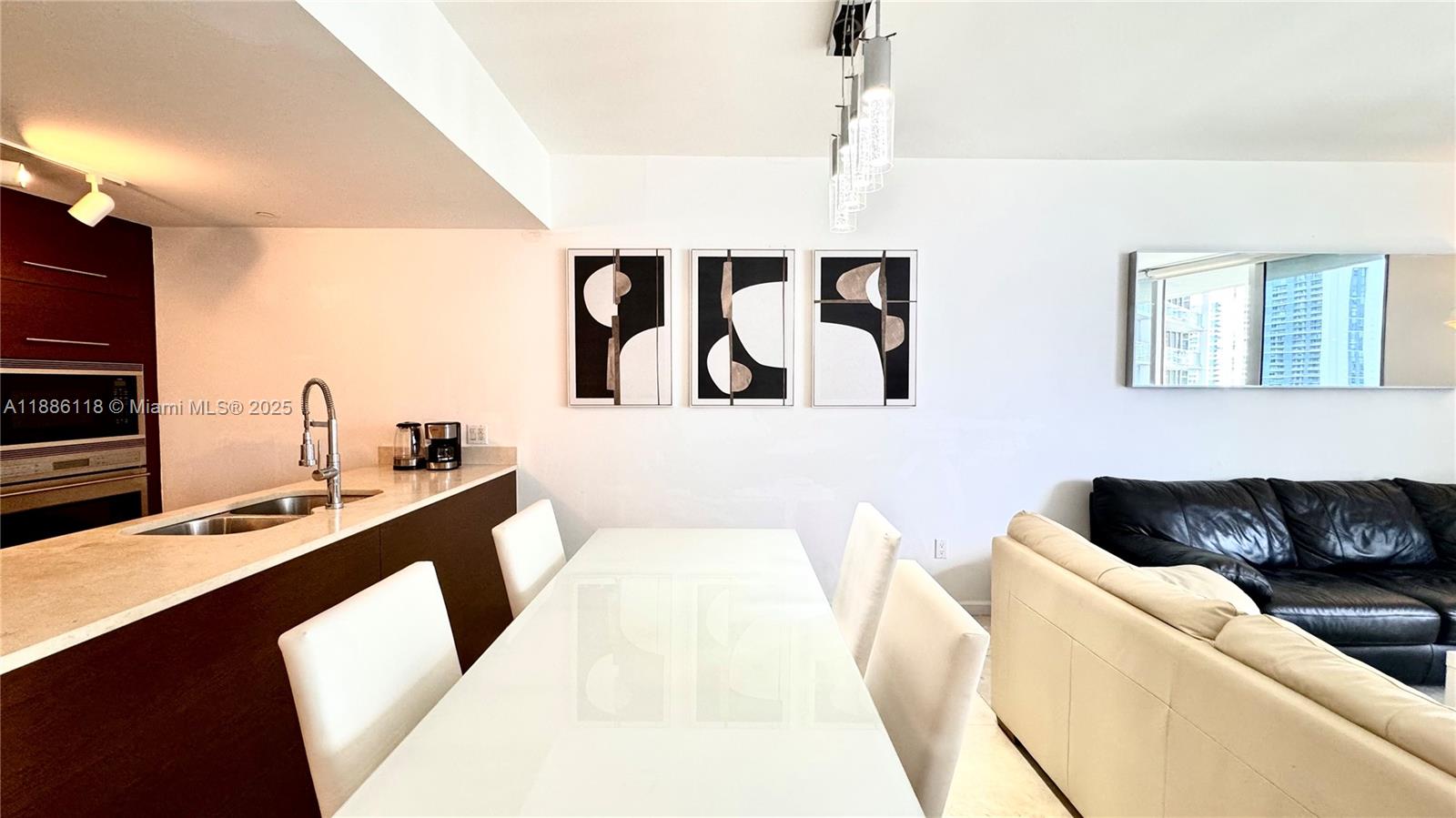475 Brickell Ave #2512, Miami FL 33131