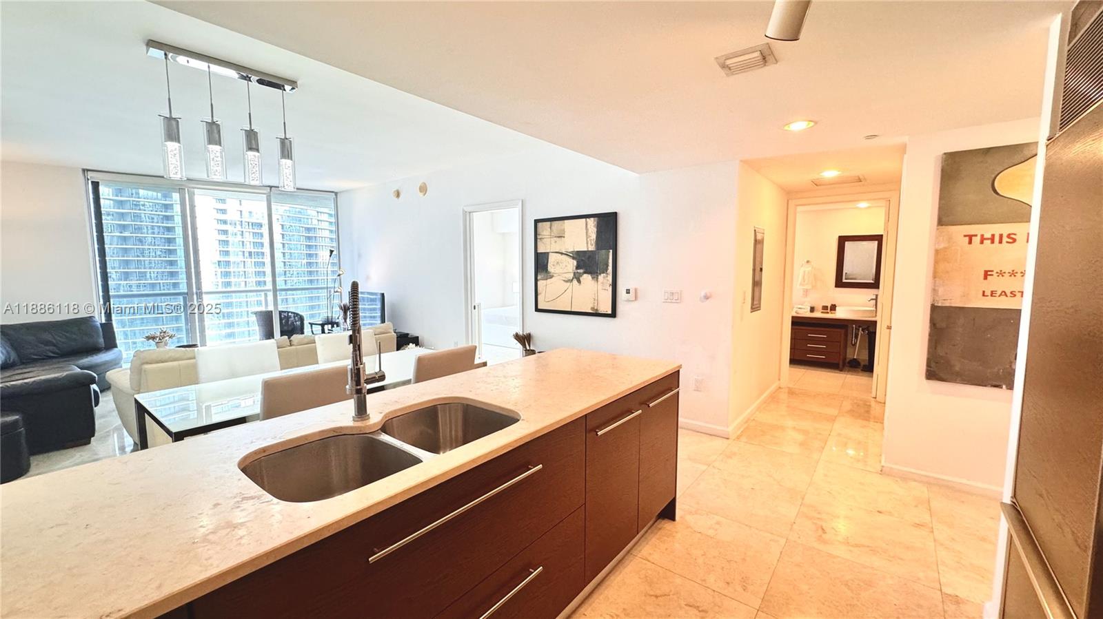 475 Brickell Ave #2512, Miami FL 33131