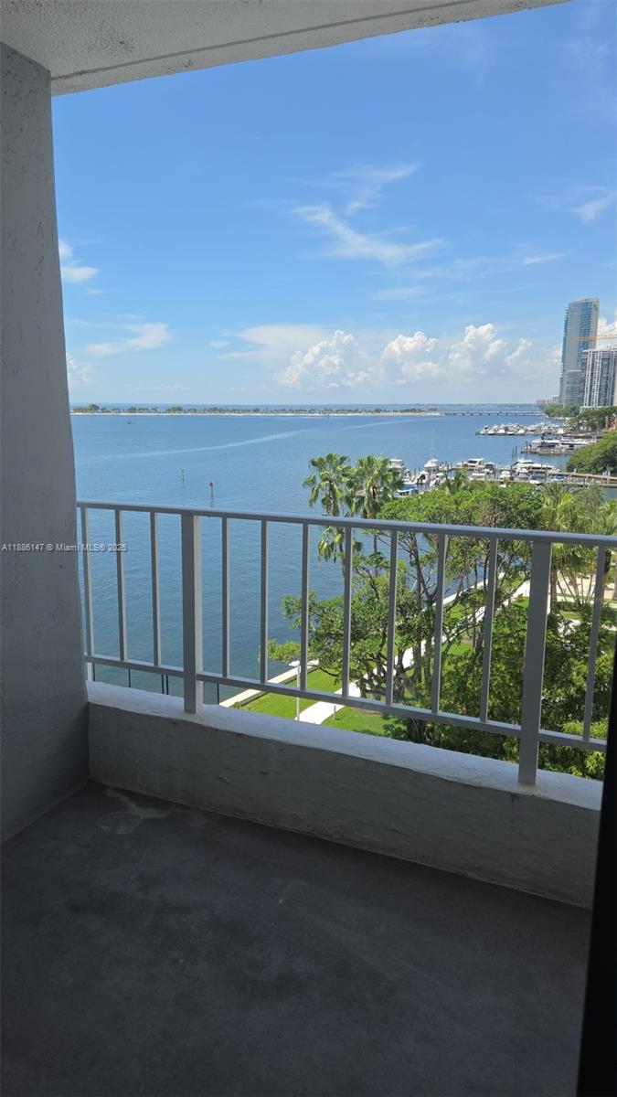 200 SE 15th Rd #8J, Miami FL 33129