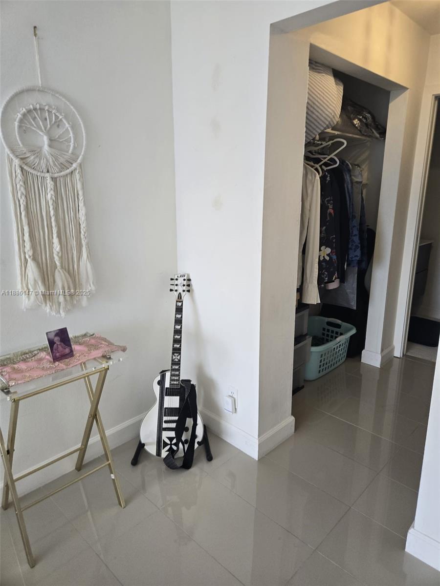 200 SE 15th Rd #8J, Miami FL 33129