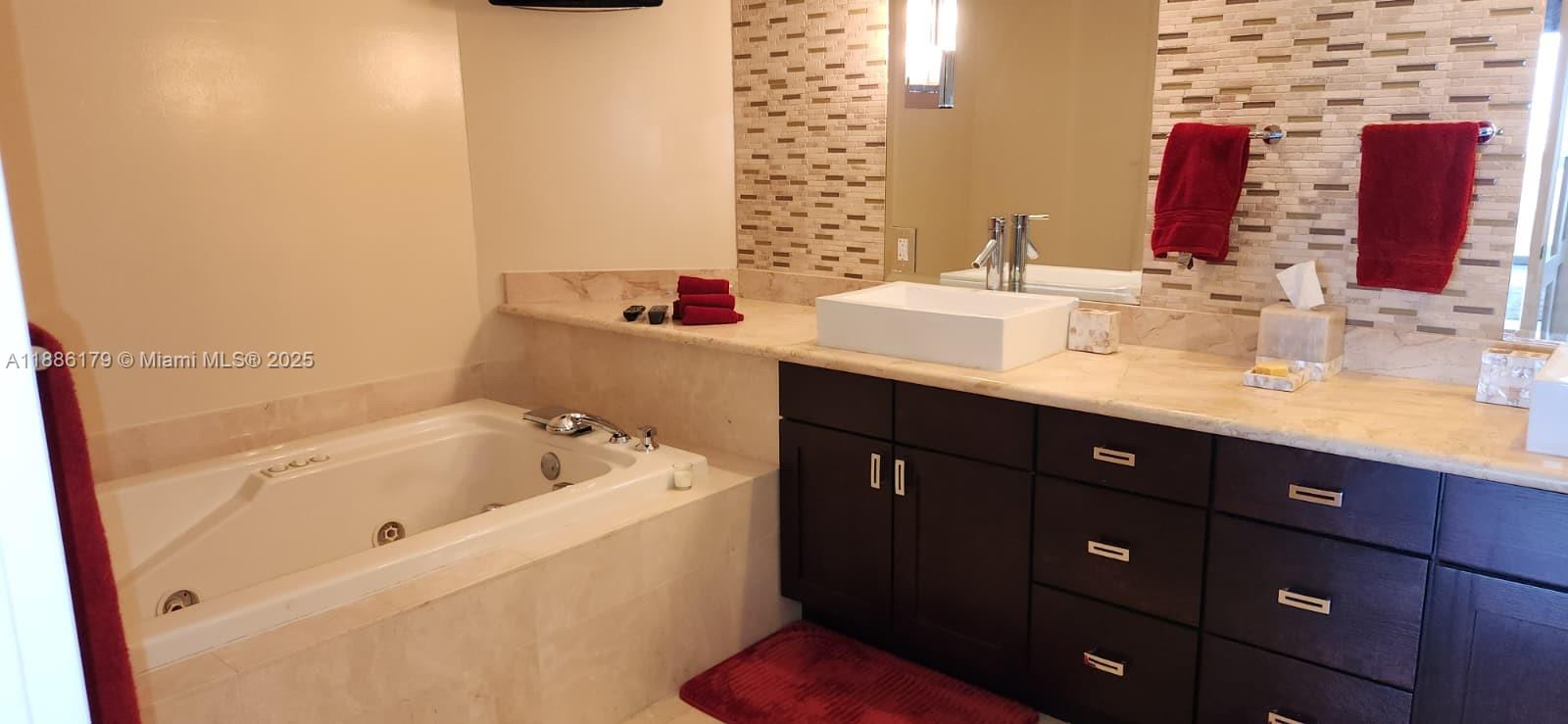 2000 Island Blvd #2605, Aventura FL 33160