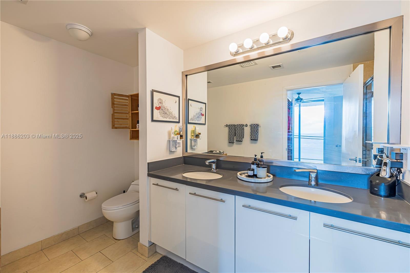 90 SW 3rd St #3705, Miami FL 33130