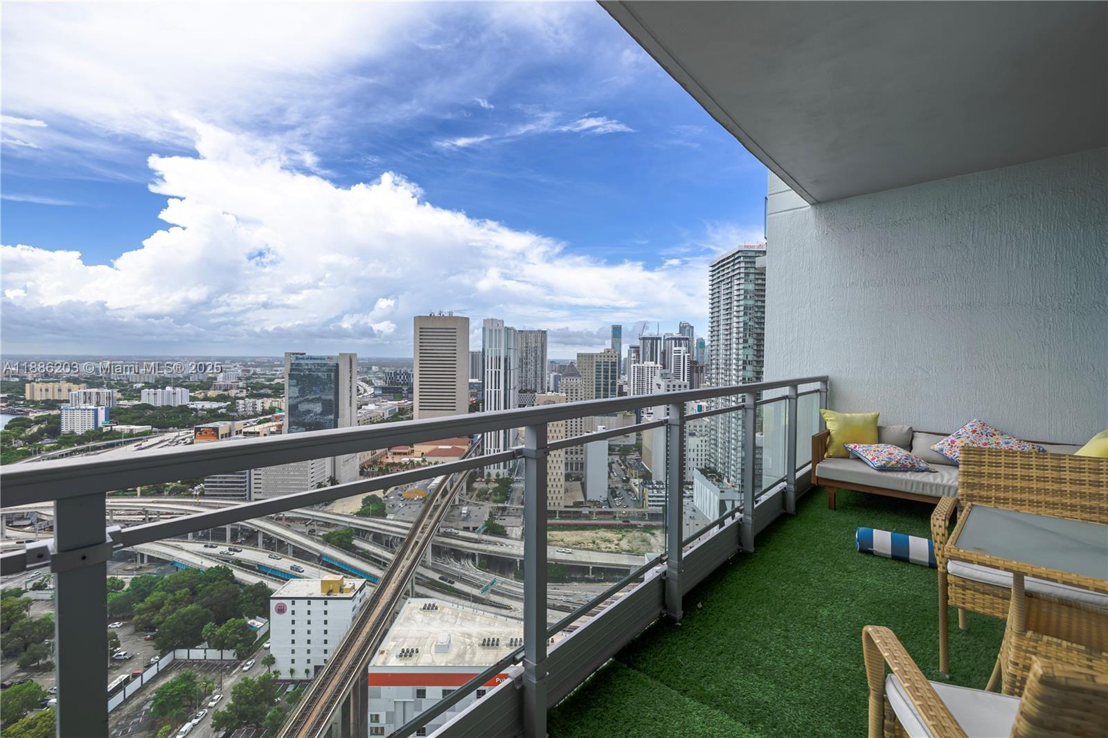 90 SW 3rd St #3705, Miami FL 33130