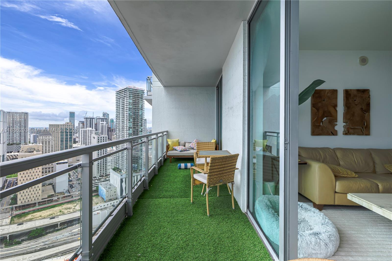 90 SW 3rd St #3705, Miami FL 33130