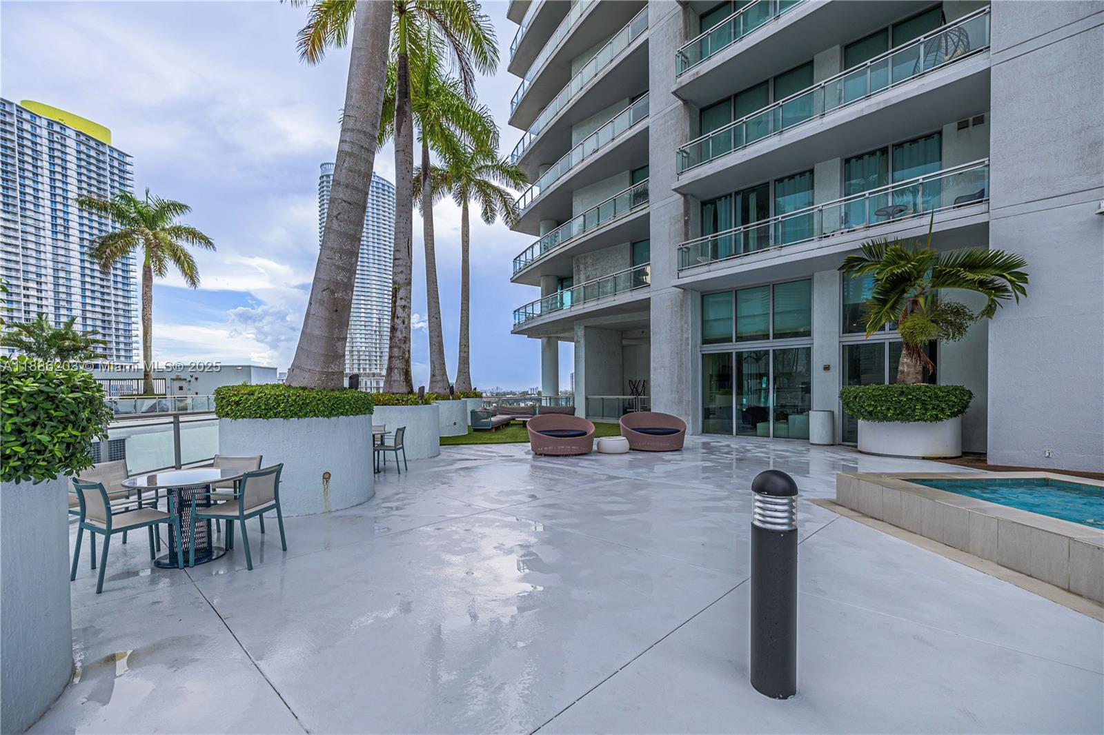 90 SW 3rd St #3705, Miami FL 33130