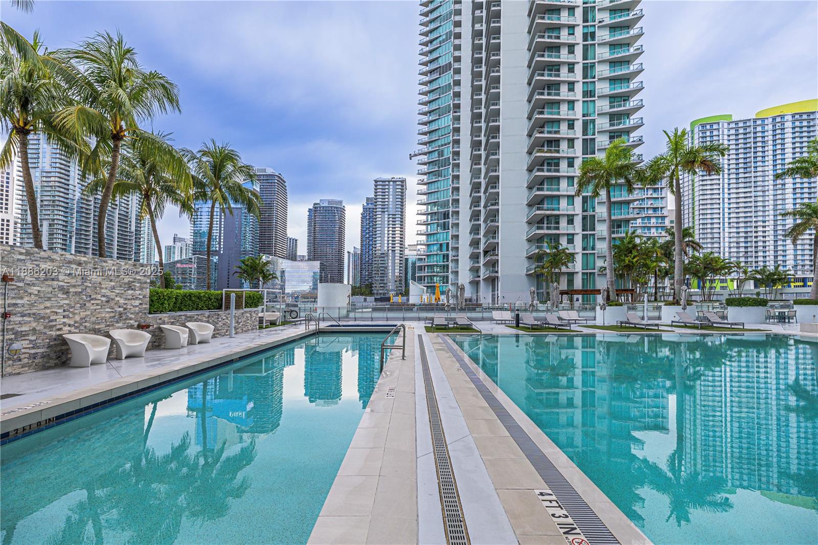 90 SW 3rd St #3705, Miami FL 33130