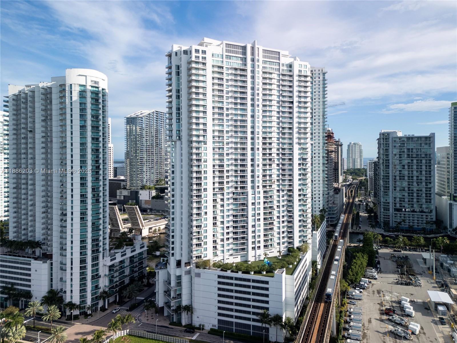 90 SW 3rd St #3705, Miami FL 33130