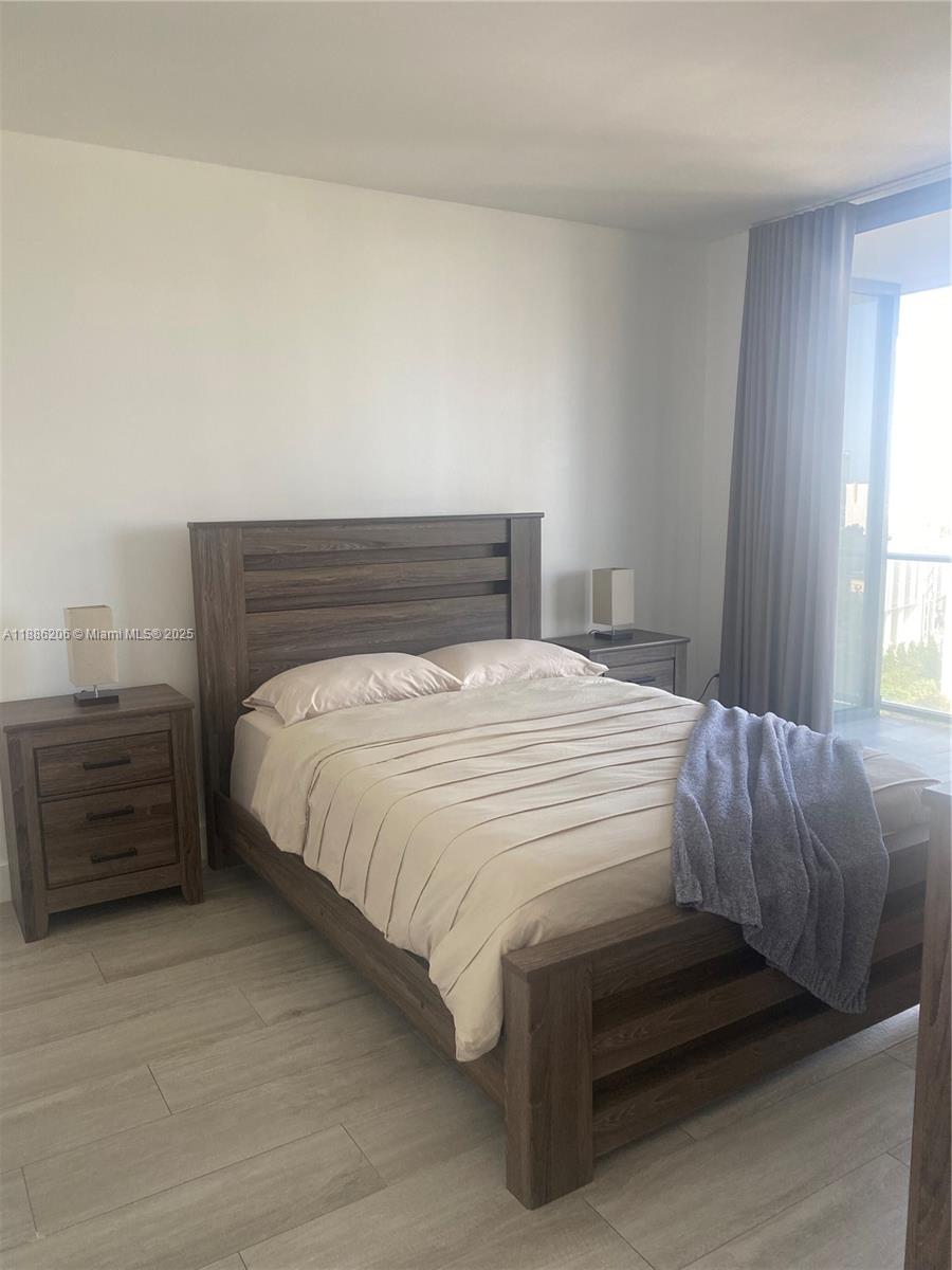 121 NE 34th St #1007, Miami FL 33137