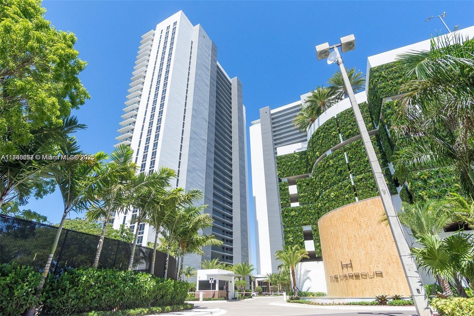 16385 Biscayne Blvd #904, North Miami Beach FL 33160