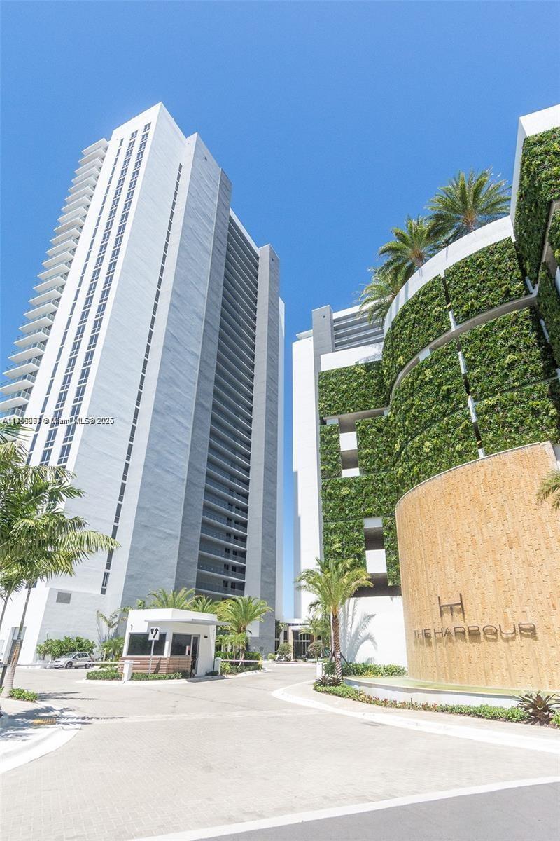 16385 Biscayne Blvd #904, North Miami Beach FL 33160