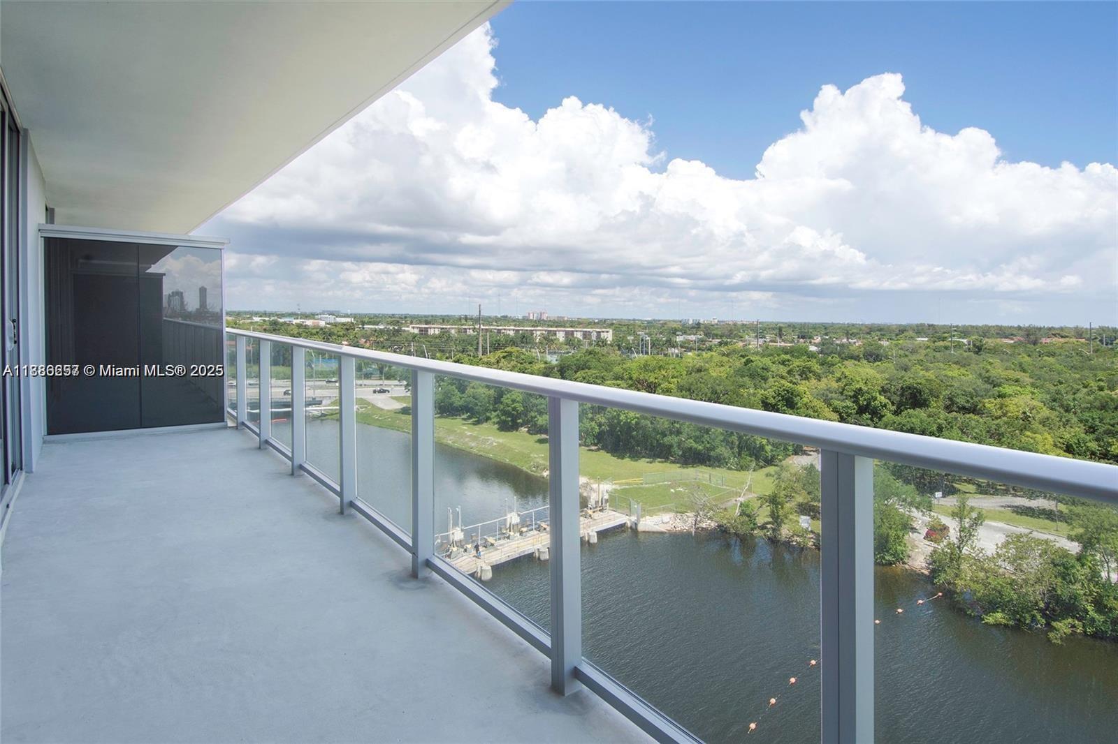 16385 Biscayne Blvd #904, North Miami Beach FL 33160