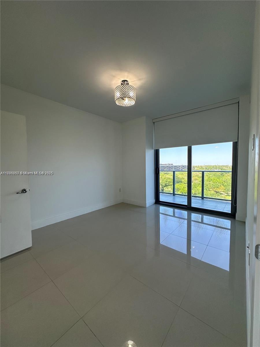 16385 Biscayne Blvd #904, North Miami Beach FL 33160