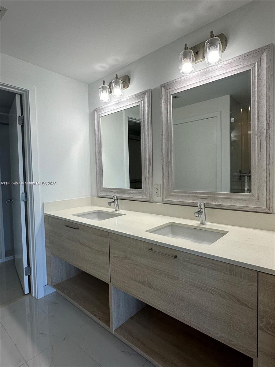 16385 Biscayne Blvd #904, North Miami Beach FL 33160