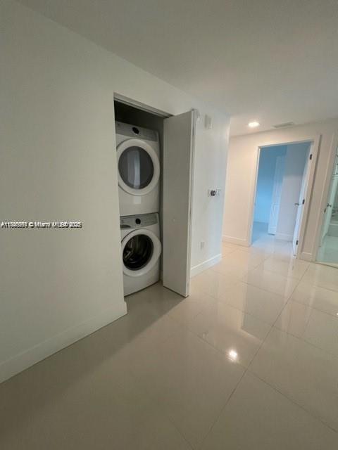 16385 Biscayne Blvd #904, North Miami Beach FL 33160