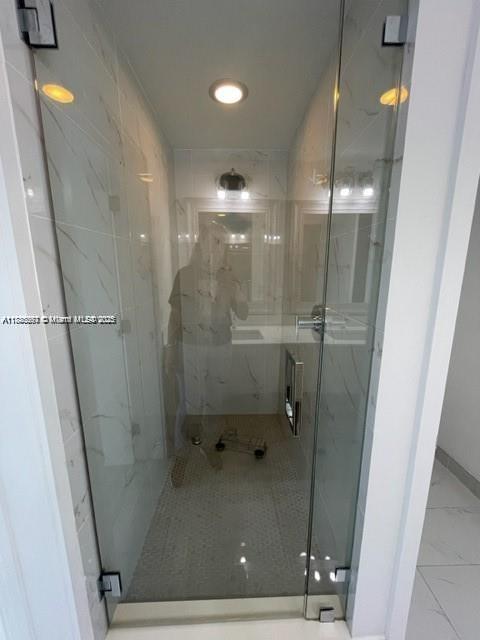 16385 Biscayne Blvd #904, North Miami Beach FL 33160