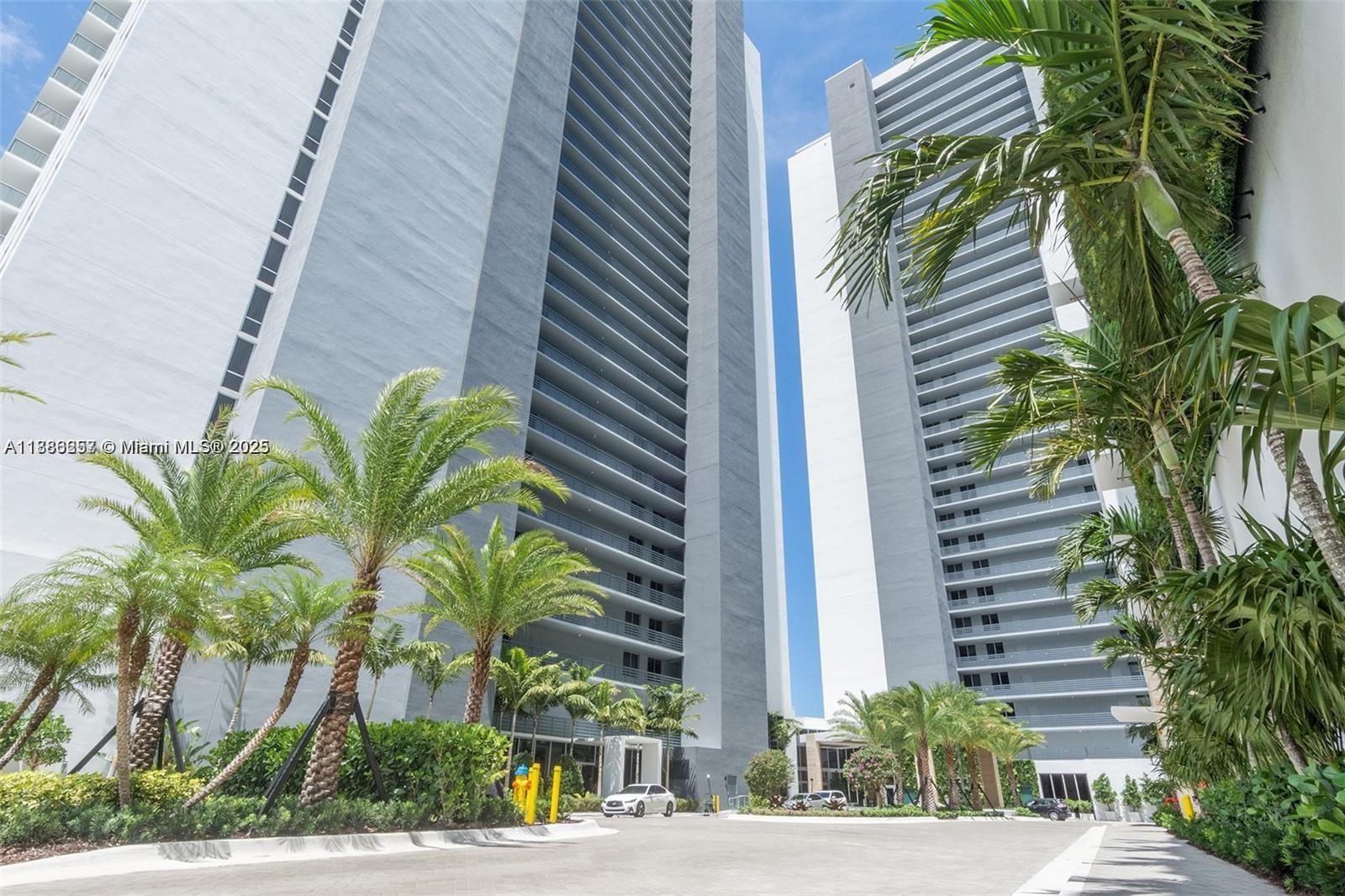 16385 Biscayne Blvd #904, North Miami Beach FL 33160
