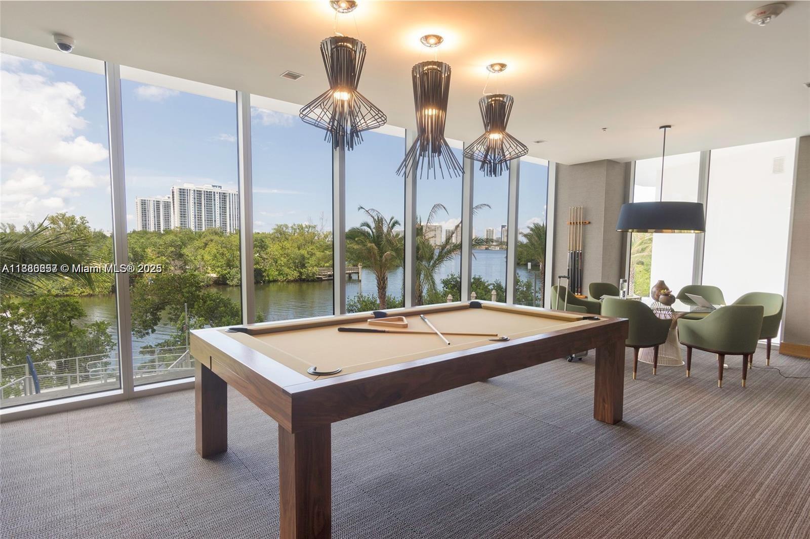 16385 Biscayne Blvd #904, North Miami Beach FL 33160