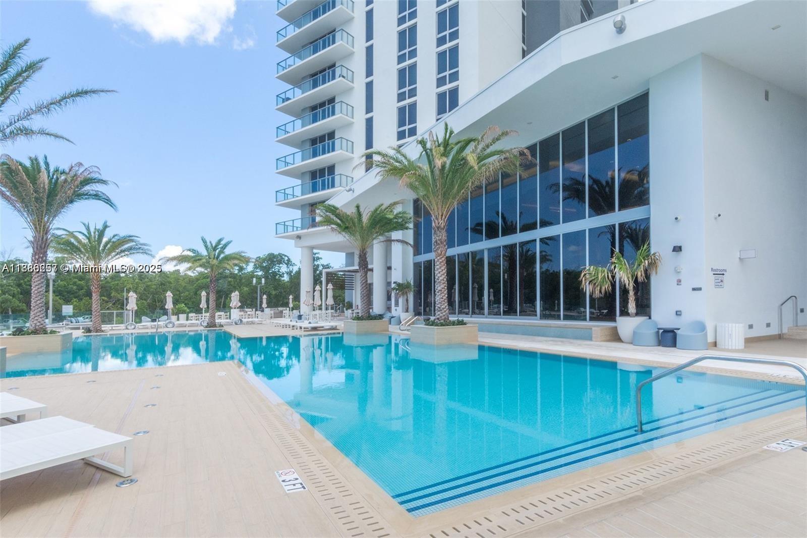 16385 Biscayne Blvd #904, North Miami Beach FL 33160