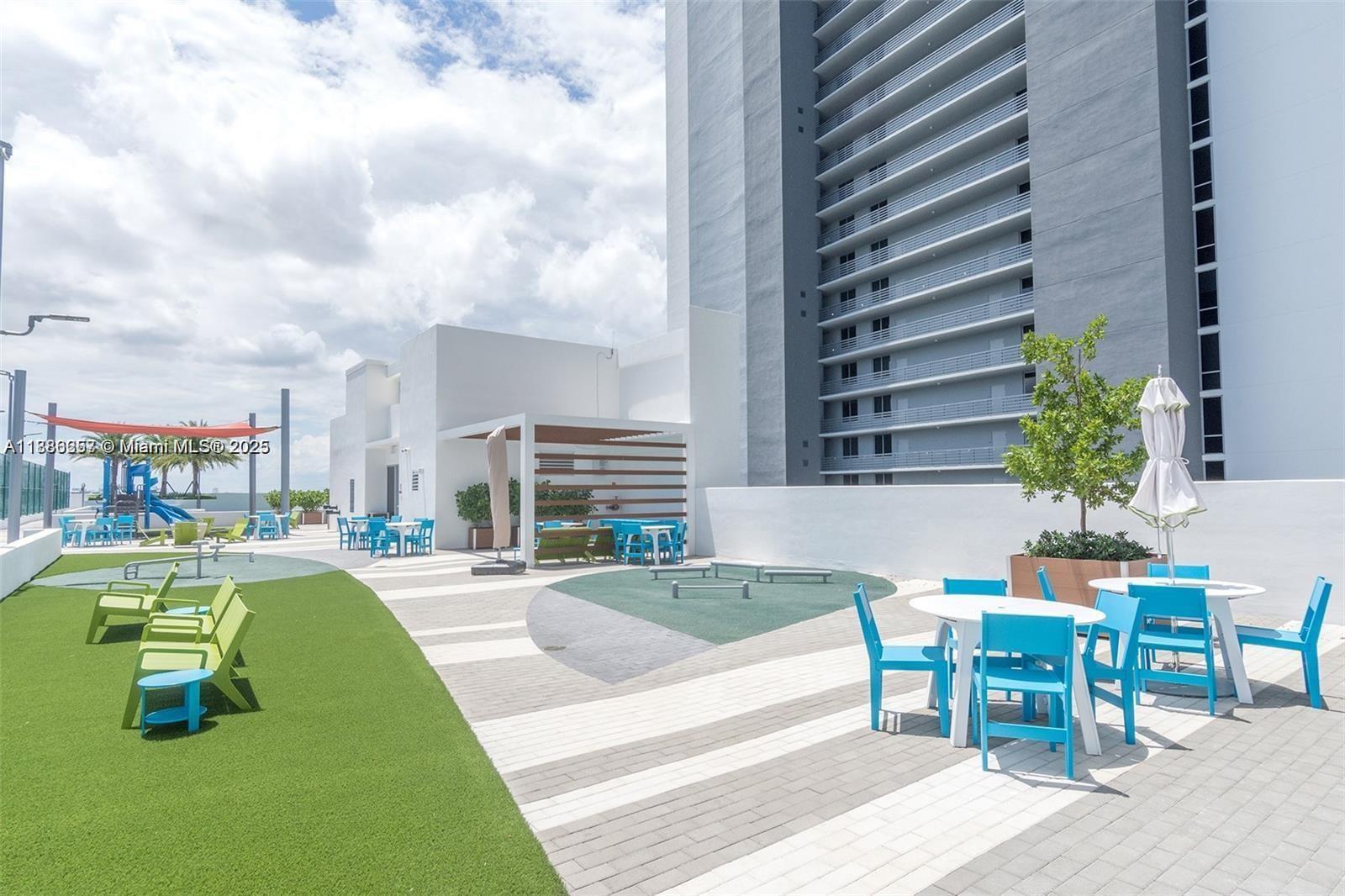 16385 Biscayne Blvd #904, North Miami Beach FL 33160