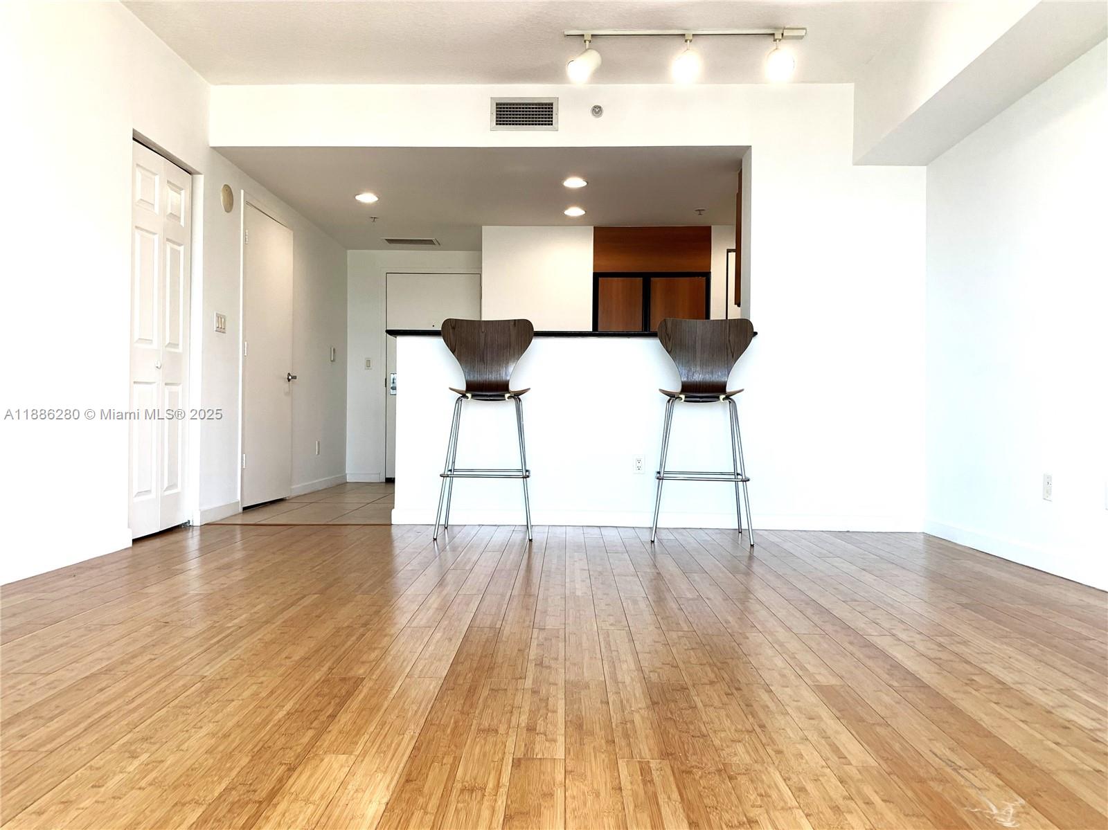 335 S Biscayne Blvd #4006, Miami FL 33131