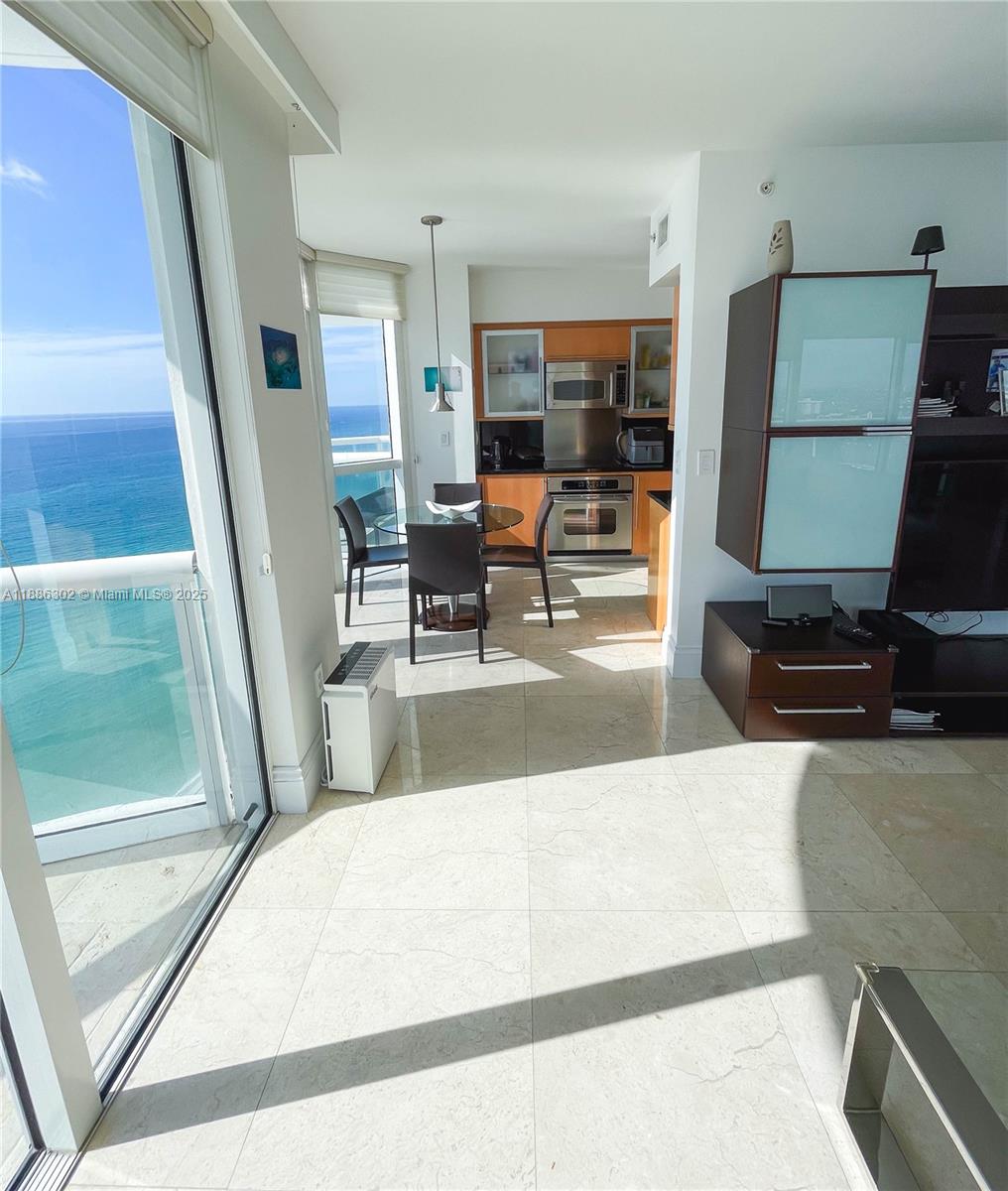 6365 Collins Ave #3201, Miami Beach FL 33141