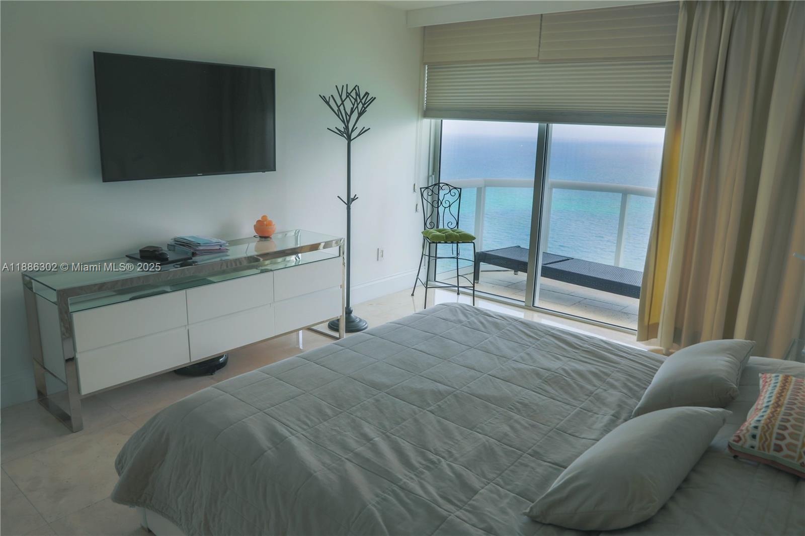6365 Collins Ave #3201, Miami Beach FL 33141