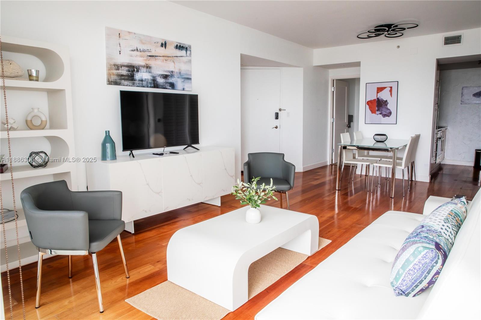 6365 Collins Ave #2311, Miami Beach FL 33141