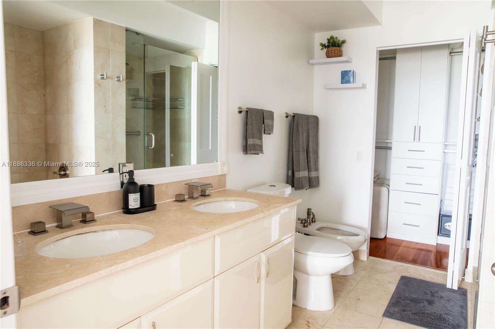 6365 Collins Ave #2311, Miami Beach FL 33141