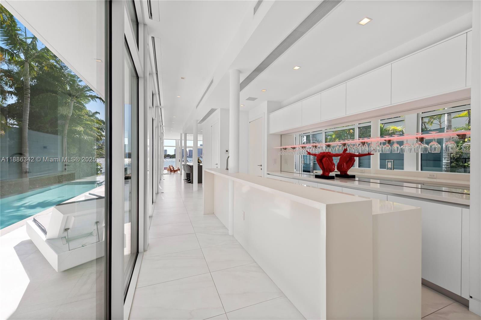 440 S Hibiscus Dr, Miami Beach FL 33139
