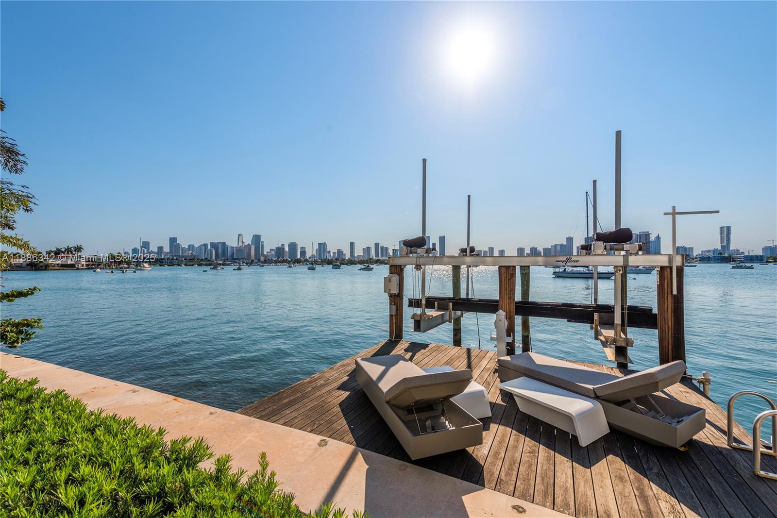 440 S Hibiscus Dr, Miami Beach FL 33139