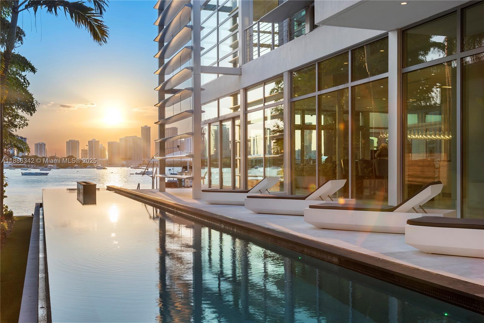 440 S Hibiscus Dr, Miami Beach FL 33139
