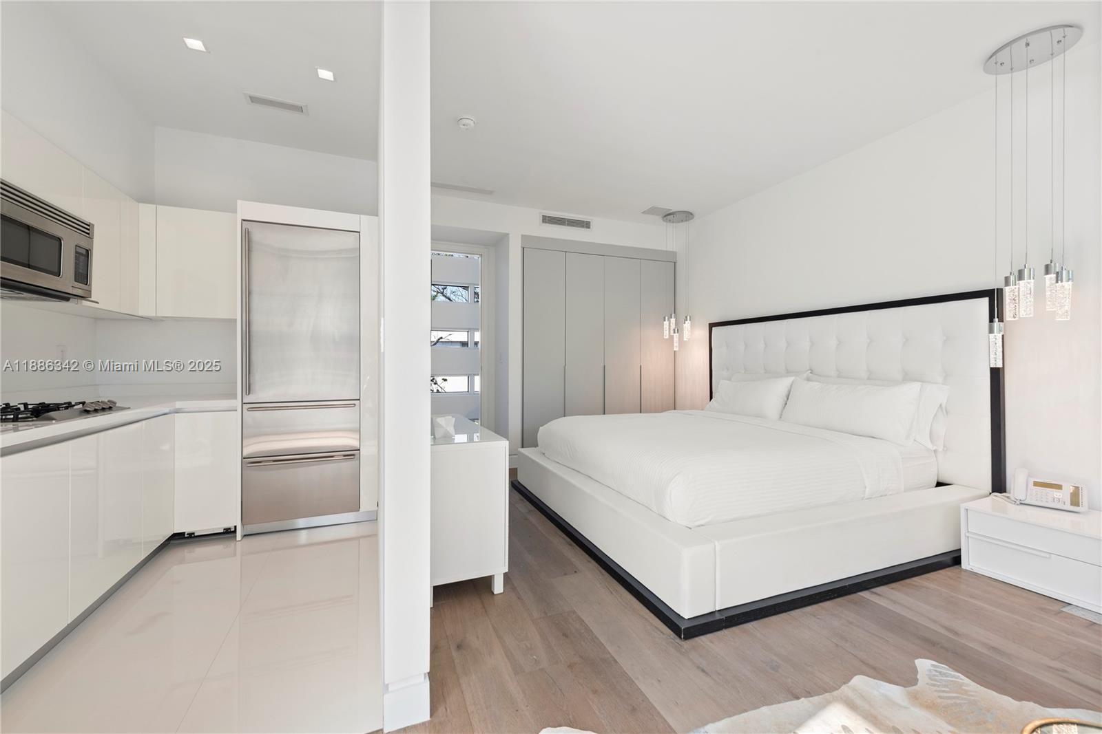 440 S Hibiscus Dr, Miami Beach FL 33139