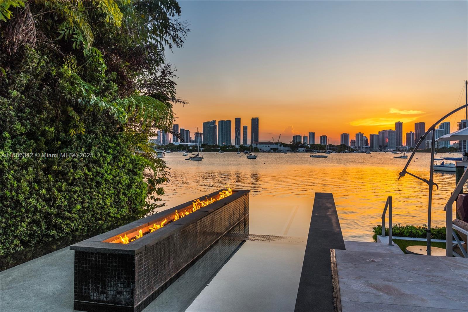 440 S Hibiscus Dr, Miami Beach FL 33139