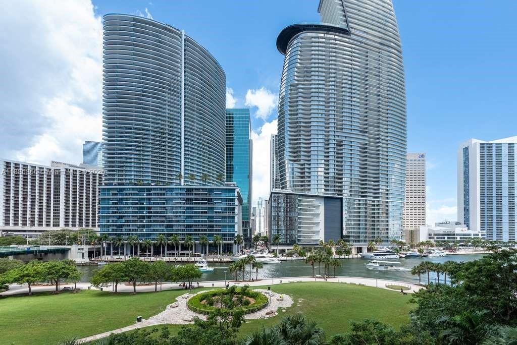 475 Brickell Ave #514, Miami FL 33131