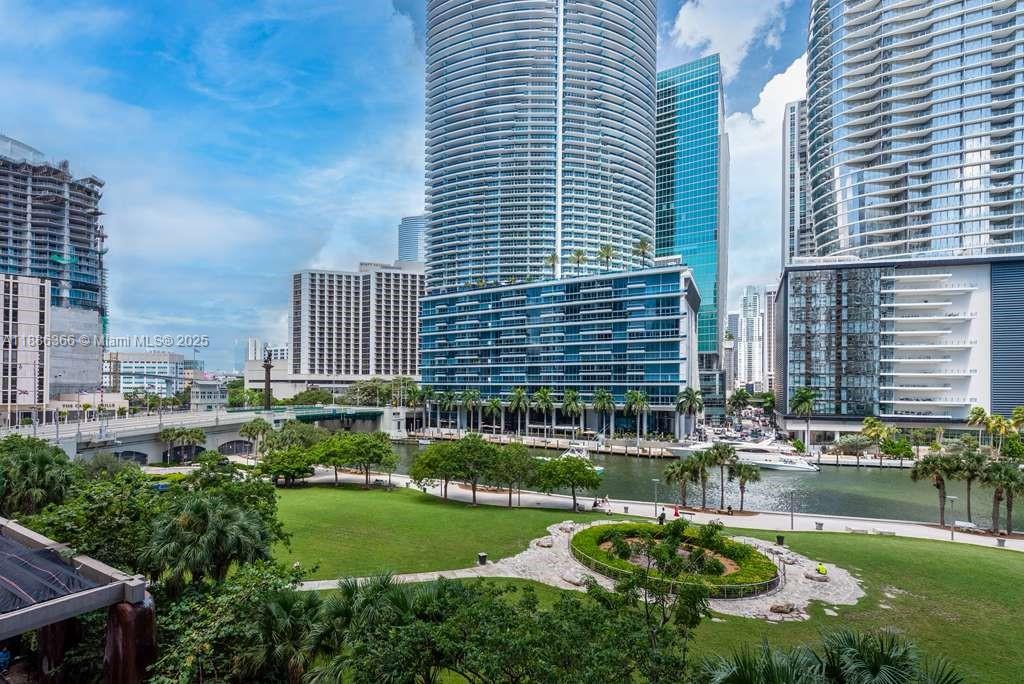 475 Brickell Ave #514, Miami FL 33131