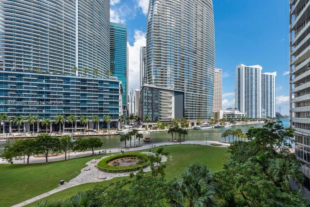 475 Brickell Ave #514, Miami FL 33131