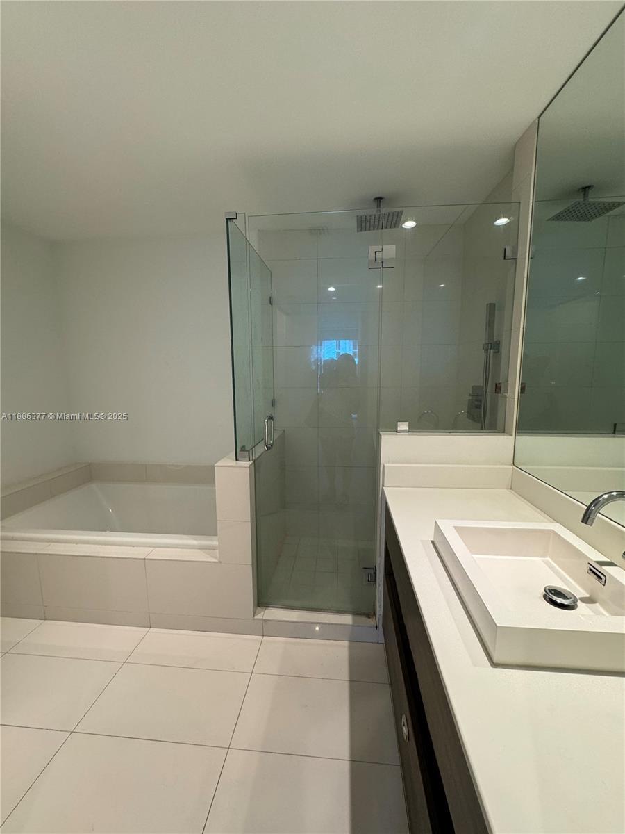 1100 S Miami Ave #3911, Miami FL 33130