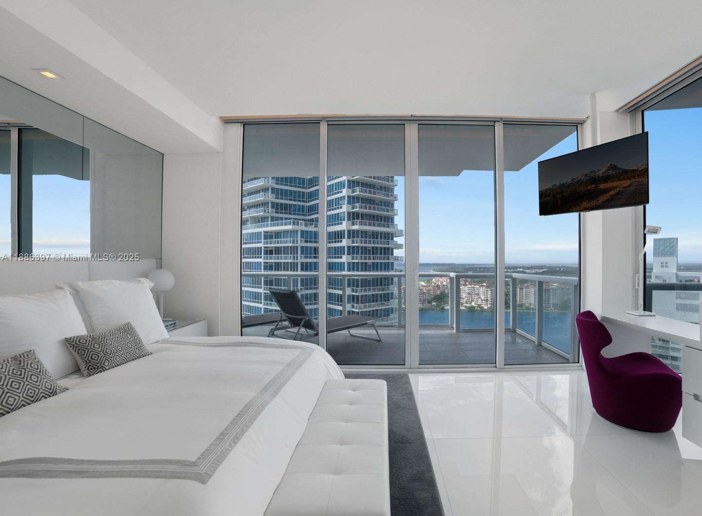 50 S Pointe Dr #2903, Miami Beach FL 33139
