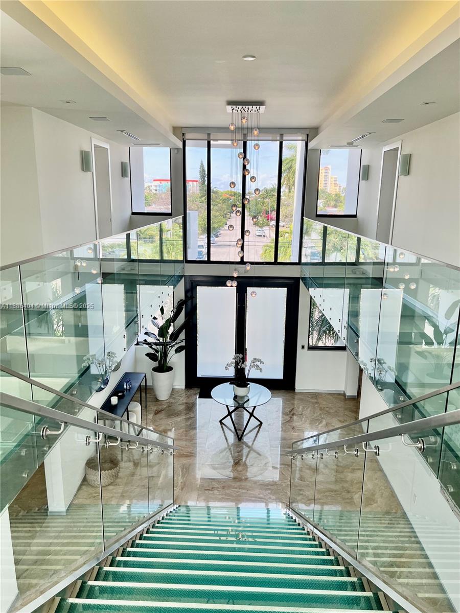 1580 S Treasure Dr, North Bay Village FL 33141