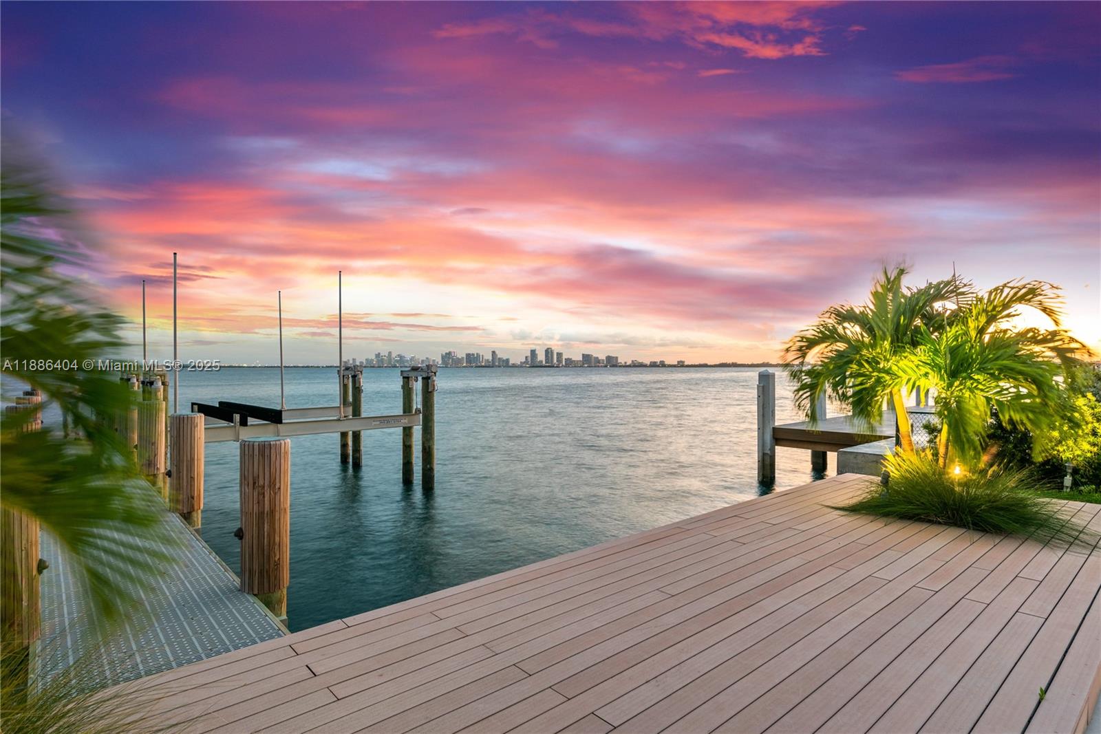 1580 S Treasure Dr, North Bay Village FL 33141