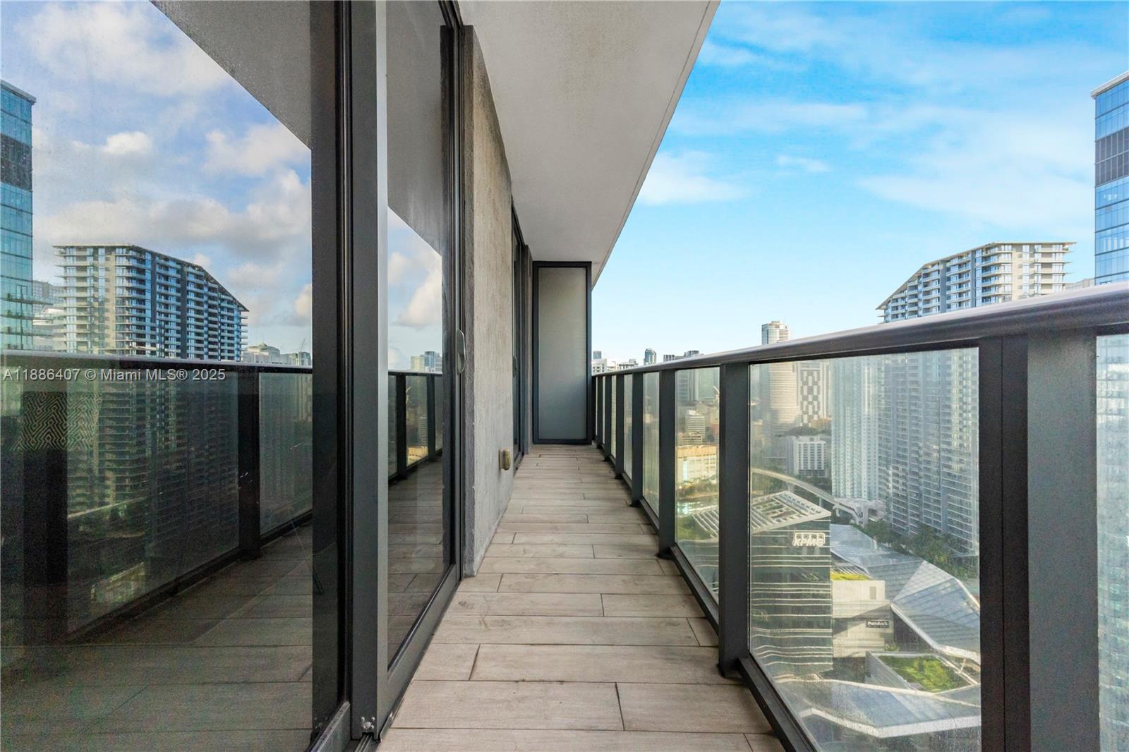 55 SW 9th St #3402, Miami FL 33130