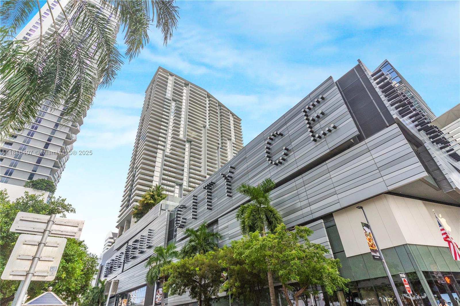 55 SW 9th St #3402, Miami FL 33130